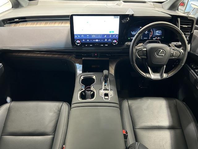4WD/ワンオーナー/ガラスルーフ/デジタルインナーミラー/電動リアゲート/レクサスセーフティーシステム＋/クルーズコントロール/レーンキープアシスト/パドルシフト/電動リアゲート/純正HDDナビ