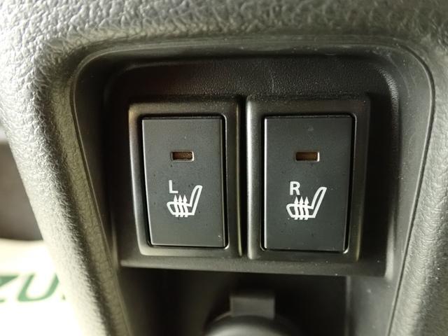 エアコンの暖房より温まるのが早く、冬場のお出かけも快適な　運転席・助手席シートヒーター付☆