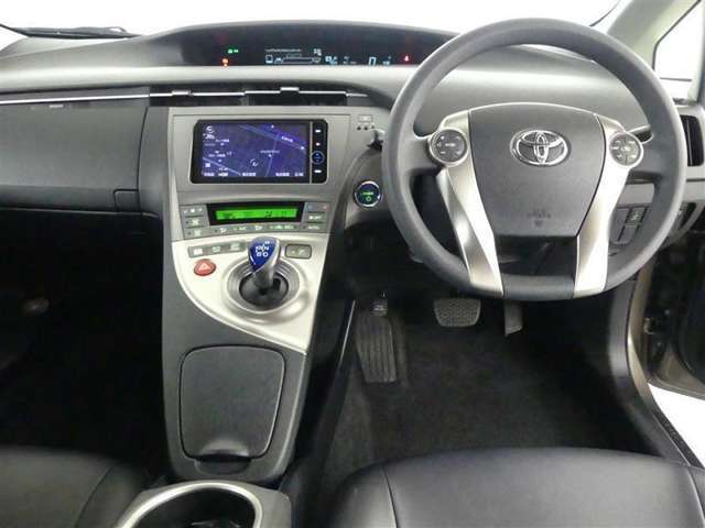 見通しのよいすっきりとした視界で、誰でも運転しやすいです。運転のしやすさは疲れにくさにも繋がりますよ♪