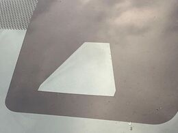 【トヨタセーフティセンス】走行中に前方の車両等を認識し、衝突しそうな時は警報とブレーキで衝突回避と被害軽減をアシスト。より安全にドライブをお楽しみいただけます。