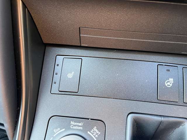 車検、鈑金、ドライブレコーダーの取り付けも承っております！お気軽にご相談ください！