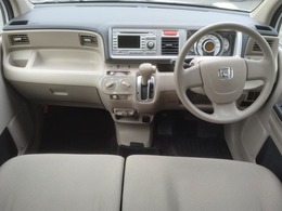 運転しやすいインパネ周りです。見やすいレイアウトで快適なドライブをサポート☆