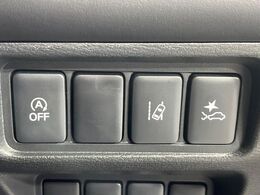 【三菱e-Assist】走行中に前方の車両等を認識し、衝突しそうな時は警報とブレーキで衝突回避と被害軽減をアシスト。より安全にドライブをお楽しみいただけます。