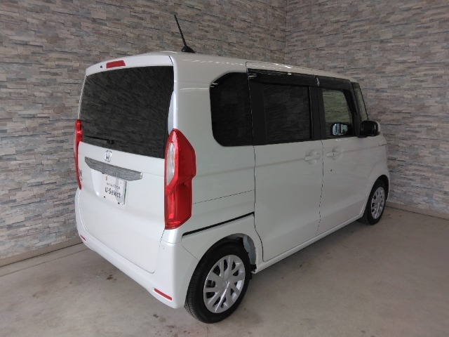 オプションになりますが、ボディーコーティングもご用意しております。新車の輝きに近づき、洗車などのお手入れも楽になりますよ。
