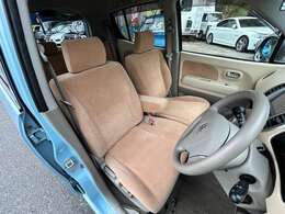 内装もきれいで大切に乗られてきたお車のようです♪