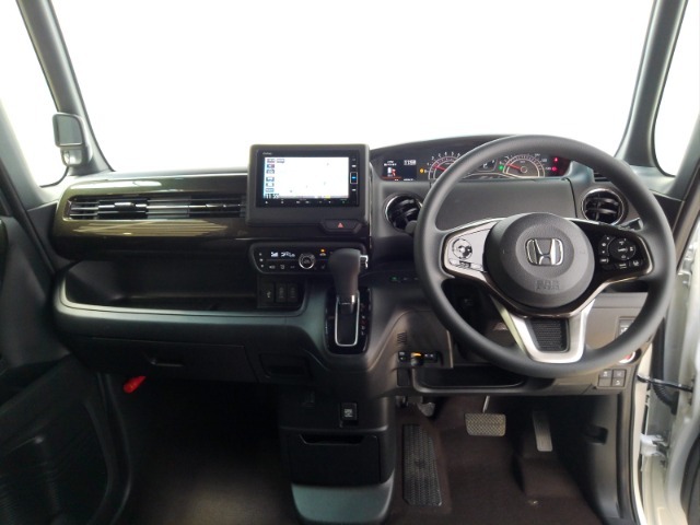 Honda車が初めての方にも扱いやすく分かりやすいインパネ周りと各種スイッチ類です。