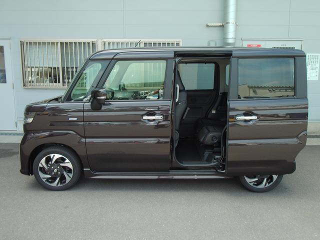 両側スライドドアなので、狭い駐車場でも乗り降りもラクラク♪