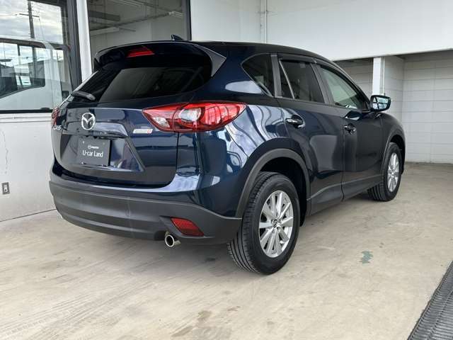 後席ガラスとリアガラスは、車内が見え難いプライバシーダークガラスになっています。紫外線から乗員を保護し、外部からのプライバシーも守ってくれますよ☆