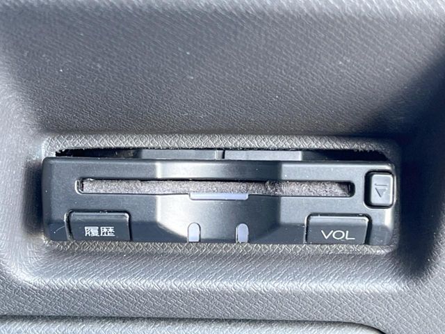 【ETC】高速道路の料金所をストレスなく通過！話題のスポットやサービスエリアに多い「スマートIC」利用時は必須のアイテムです。当店でセットアップを実施、ご納車当日からすぐにご利用いただけます！