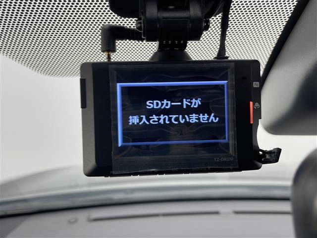 【後部座席操作部】後部座席を快適に過ごしていただくための便利な装備が付いています！！除菌プランいれていただくと、さらに清潔で安心していただけます！