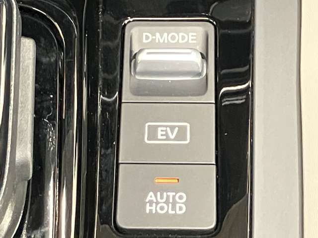 SPORT、ECO、NORMALの3種類のドライブモードを設定。SPORTモードでは、より力強い加速を体感できます。