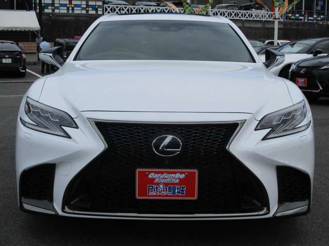 日本全国何処でも登録納車応対いたします。2年間の全国対応可能な保証も完備しており県外の方も安心です（広島県内の方も可能です）車種年式で保修料が変わりますのでご相談ください。