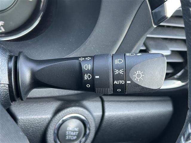 気になる車はすぐにお問い合わせください！画面右側の0066から始まる無料ダイヤルからお問い合わせ下さい！専門スタッフがお車のご質問にお答えいたします！