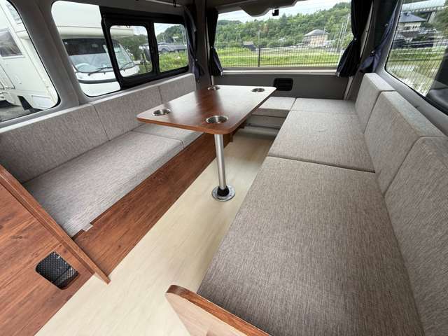 乗車定員は8名なので大人数での移動も可能です！