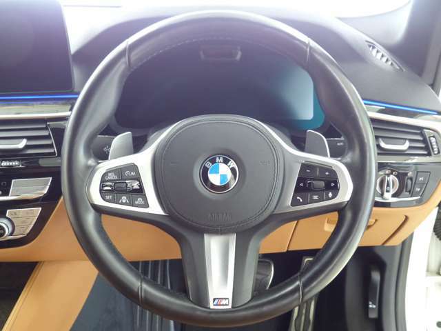 BMW G30 530i Mスポーツをお探しの方は是非お急ぎ下さい！！