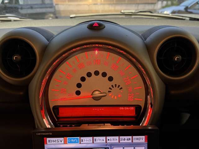 営業時間10時～19時　スタッフ一同心よりお待ちしております。