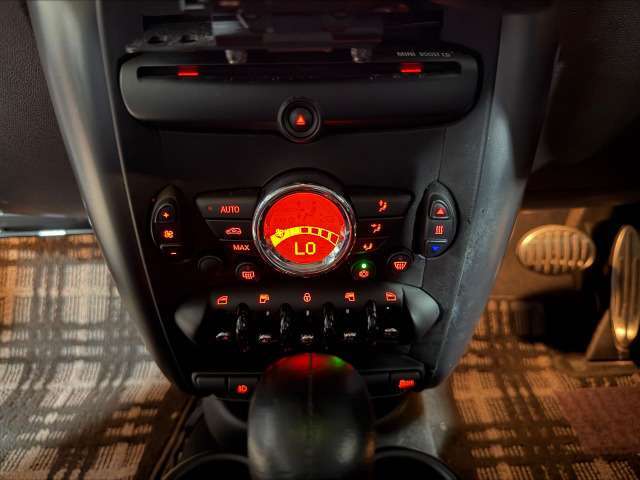 中古車販売　オーシャンデザイン　（株）LEV　愛知県一宮市今伊勢町馬寄字上高見7-1　木曽川インター降りて10分 定休日：月曜定休　　　営業時間：10時～19時