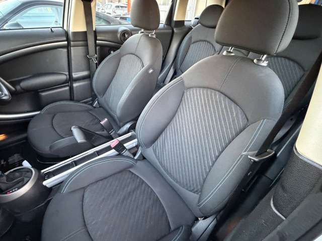 掲載後わずか1日で売れてしまう車も多いです！売約済みだとご迷惑をお掛けしてしまう為、ご来店の際は事前に　問い合わせ専用ダイヤル090-3930-6066　　へご連絡を♪