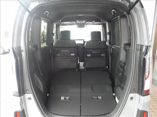 4WD☆ターボ☆2トーンカラー☆純正9型ナビ☆バックカメラ☆ホンダセンシング☆両側パワスラ☆ビルトインETC☆オートハイビーム☆LEDヘッドライト☆LEDフォグ☆ハーフレザーシート☆前席シートヒーター