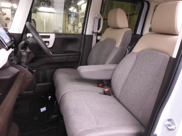 ◆室内は、シートクリーニングや各部の徹底した清掃を実施し、消臭・除菌処理を行っています。しかも、全ての差上で天然成分の薬剤にこだわり安心・安全へも配慮しています。