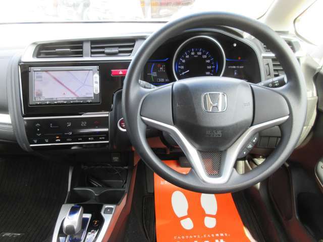 入庫した車両は、高速走行テストなどの厳しいチェックを行っております。