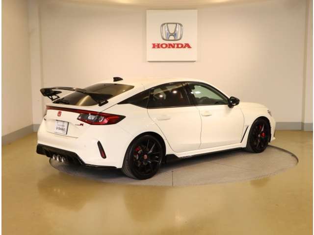 Honda認定中古車ディーラーだからこそ「安心 安全 信頼 満足」のサービスを提供いたします。保証制度やメンテンスパックはもちろん、安心のための自動車保険にJAFなども取り扱っております。