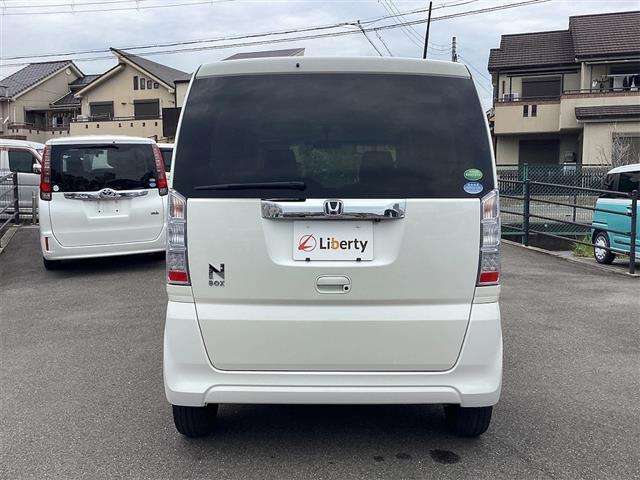 ■□■□■ アフターサービスもお任せ下さい！！ 自社整備工場を完備しております！！ 国土交通省指定整備工場なので車検も最短45分で終わります♪  ■□■□■