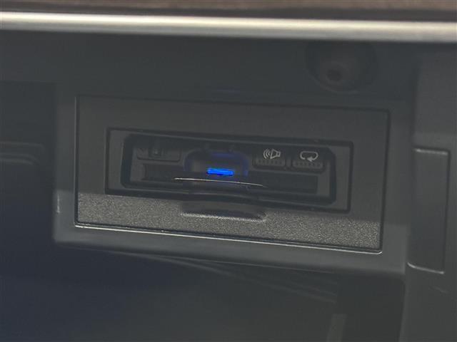 【ETC】装着されています。有料道路の乗り降り時に停車することなくスマートに乗り入れが可能になったり、割引を受けることができる嬉しい装備です。