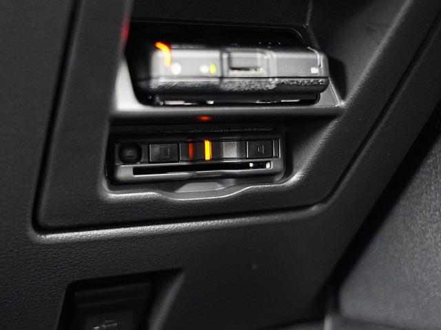 ETC車載器搭載です。スマートICも増えてきており、必須装備といって良い便利装備です。