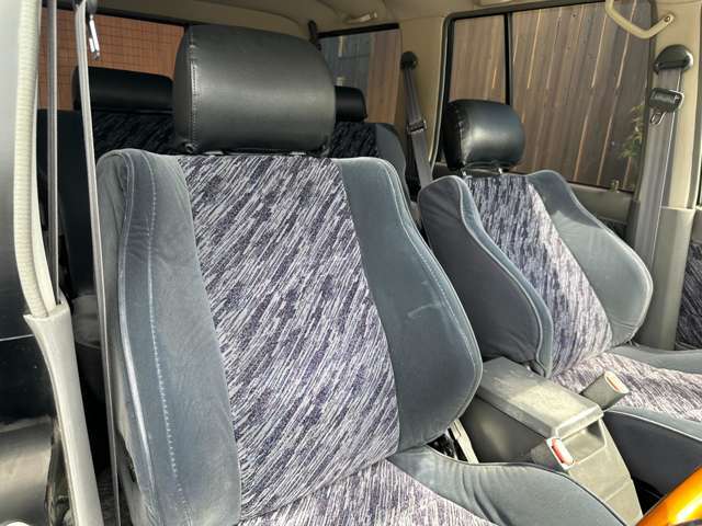 ミッキートンプソン15インチ　装備♪　（前後タイヤサイズ　33×12.5015LT）MAXTREK　MADTRAC