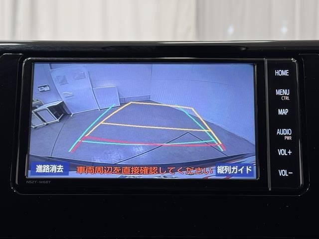 バックモニター付なので後退時に後方が見えるので安心。　車は構造上、死角がたくさんなので万が一を考えると必須ですね。　あくまで補助の為の装備、バックは目視で確認する事が重要ですよ。