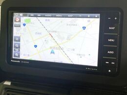 【ナビゲーション】目的地までしっかり案内してくれる使いやすいナビ。Bluetooth接続すればお持ちのスマホやMP3プレイヤーの音楽を再生可能！毎日の運転がさらに楽しくなります！！