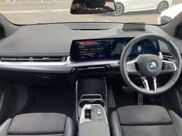 パノラマビューモニター　純正ナビ　パーキングアシストプラス　アダプティブMサスペンション　アダプティブLEDヘッドライト　Mスポーツパッケージ　コネクテッドドライブ　ETC　パワーシート　5人乗り