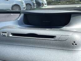 こちら運転席周りの操作部分の写真になります。各部しっかり動作の確認をしておりますので、ご安心だくさい。また、第三者機関の鑑 定書もありますので、そちらも併せて、ご確認いただければ幸いです！