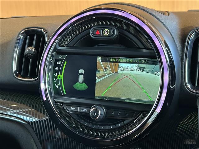 バックカメラ：車庫入れもラクラク♪♪ご家族で乗られる方や、初心者の方でも安心してお乗りいただけます！