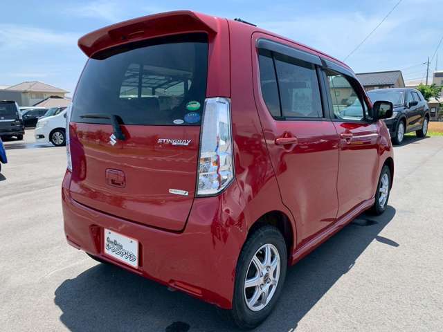☆内外装ともに綺麗に洗車いたします☆専門のスタッフがお車を綺麗にしてご納車いたします！板金やコーティングも承っております！とっておきの一台をご提供いたします！
