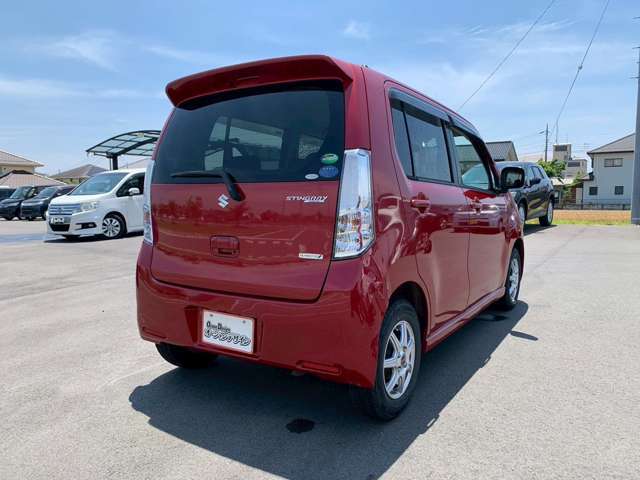 ☆内外装ともに綺麗に洗車いたします☆専門のスタッフがお車を綺麗にしてご納車いたします！板金やコーティングも承っております！とっておきの一台をご提供いたします！