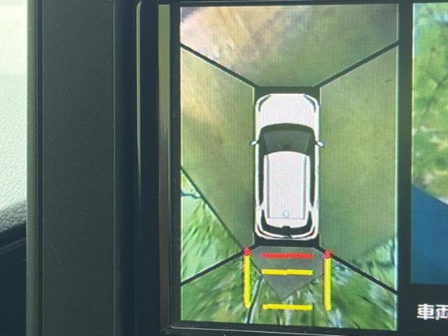 WECARSの展示場では実際に見て、触ってお車をお選びいただけます！知識の豊富な営業スタッフが様々なカーライフをご提案いたします！