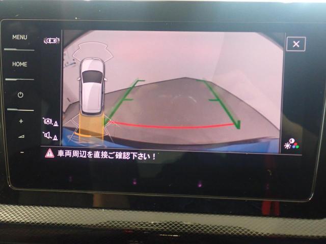 バックモニター搭載で車庫入れ安心！バック中の死角部分がモニターに映し出されるので安全性アップ！！