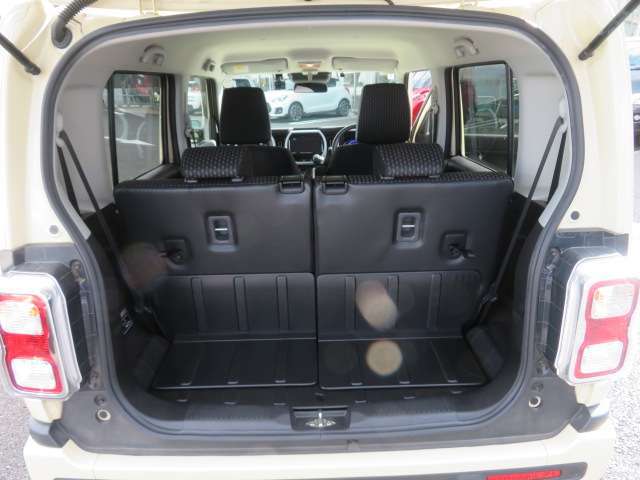 ★内装は専門業者によるルームクリーニング施工★シート・天井・ダッシュボード等に傷やシミ、汚れ等もなく綺麗で嫌な臭い等もありません！清潔で気持ちいい★