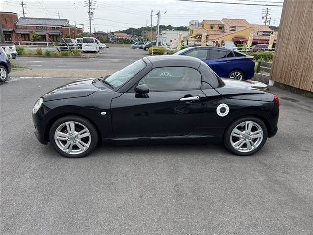 店舗敷地内に駐車スペースもございます。お車でのご来場をお考えの方はご安心ください♪
