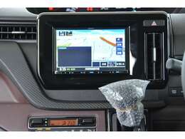 8型大画面ナビ＆フルセグTV＆CD・DVD再生＆CD録音＆Bluetooth接続＆USB接続ケーブル＆バックカメラ＆ETC車載器（セットアップ込み）＆車種専用フロアマットを取り付け込みです。