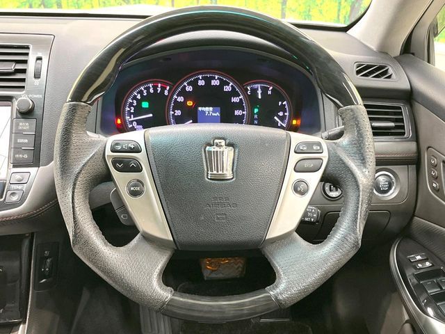 ステアリングも使用感が少なく、きれいな状態となっております♪