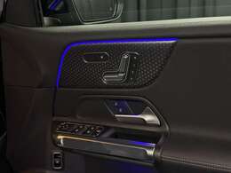 メモリー付きパワーシート＆シートヒーターついてます。