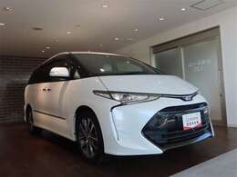 広々とした車内空間に優れた燃費性能。更にデザインも上質で人気のお車です！