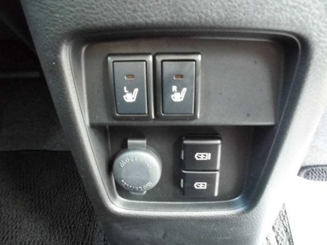 シートヒーター、USBソケット。