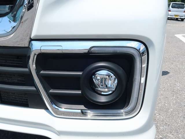 提携の板金工場もあります！ご安心ください！事故修理やキズ・へこみなどお車の傷の事でお困りのお客様も是非ご来店ください！仕上がりも良く、リーズナブルに、そして出来るだけ早く作業いたします！