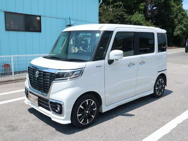 当店のこだわりは内外装クリーニング！中古車だからこそこだわりのクリーニング！内装も外装もピカッ☆ピカッ☆仕上げ！優秀なスタッフが時間の限りクリーニング！楽しい納車日を迎えて頂ける様精一杯頑張ります！！