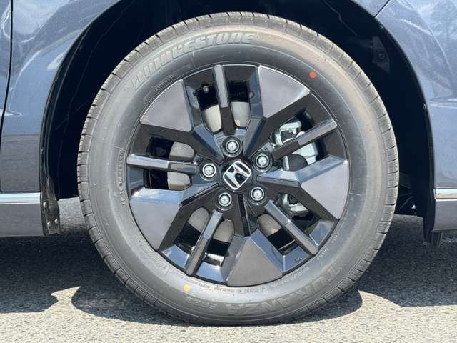 【純正16インチアルミホイール】タイヤサイズは205/60/R16
