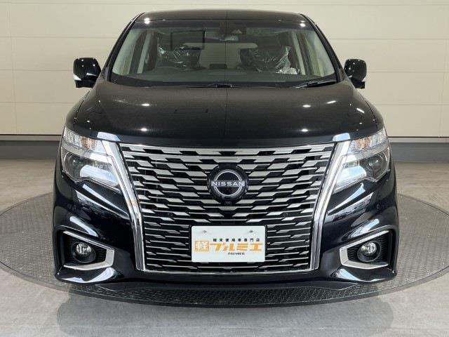 グループ年間販売台数は4，000台以上！！大量販売・大量仕入によって低価格での提供を実現しています！